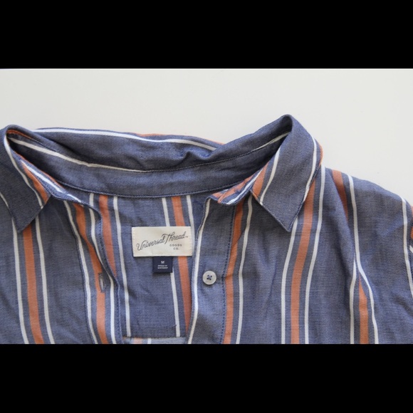 Funky Vintage-looking button-up - Picture 4 of 4